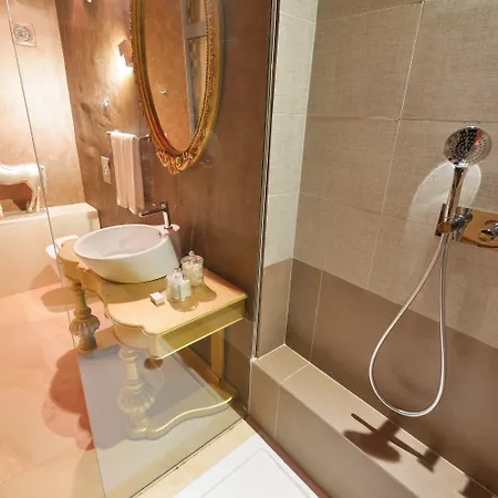 The Vincent Boutique Hotel, Bw Premier Collection 4*