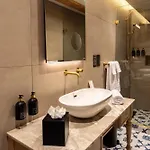 The Vincent Boutique Hotel, Bw Premier Collection 4*